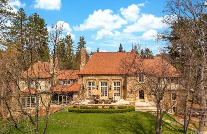 Lake Arrowhead Peninsula Estate on the lake