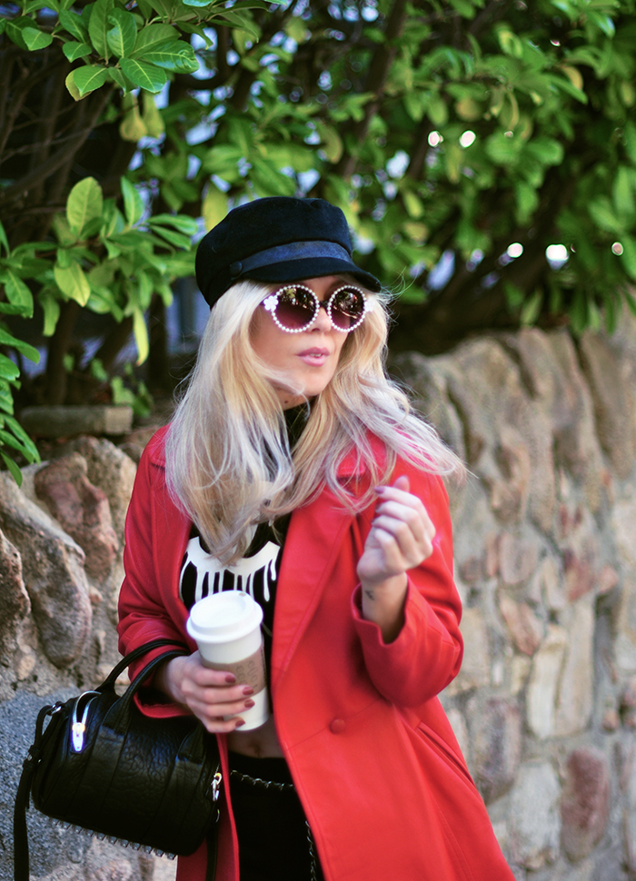 retro 60s style - spring look - black and red - vintage leather jacket - chanel