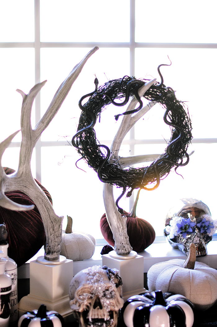 DIY Halloween Snake Wreath and decor 6