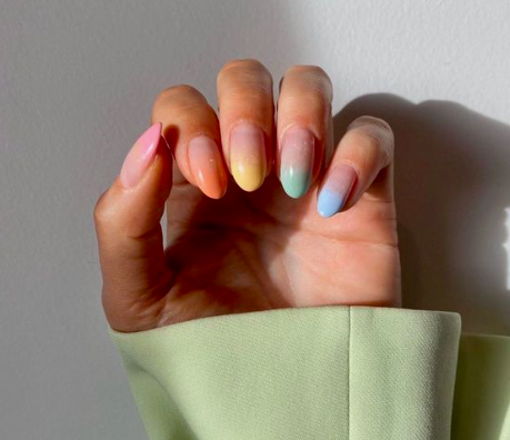 pastel nails-2021 nail art trends