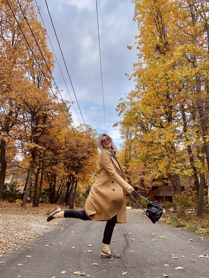 fall style, camel coat, black and camel, fall colors, fall vibes, autumn, orange leaves, lake arrowhead, style over 40, LA bloggers, blogs, style blogs, fashion blogs, loafers