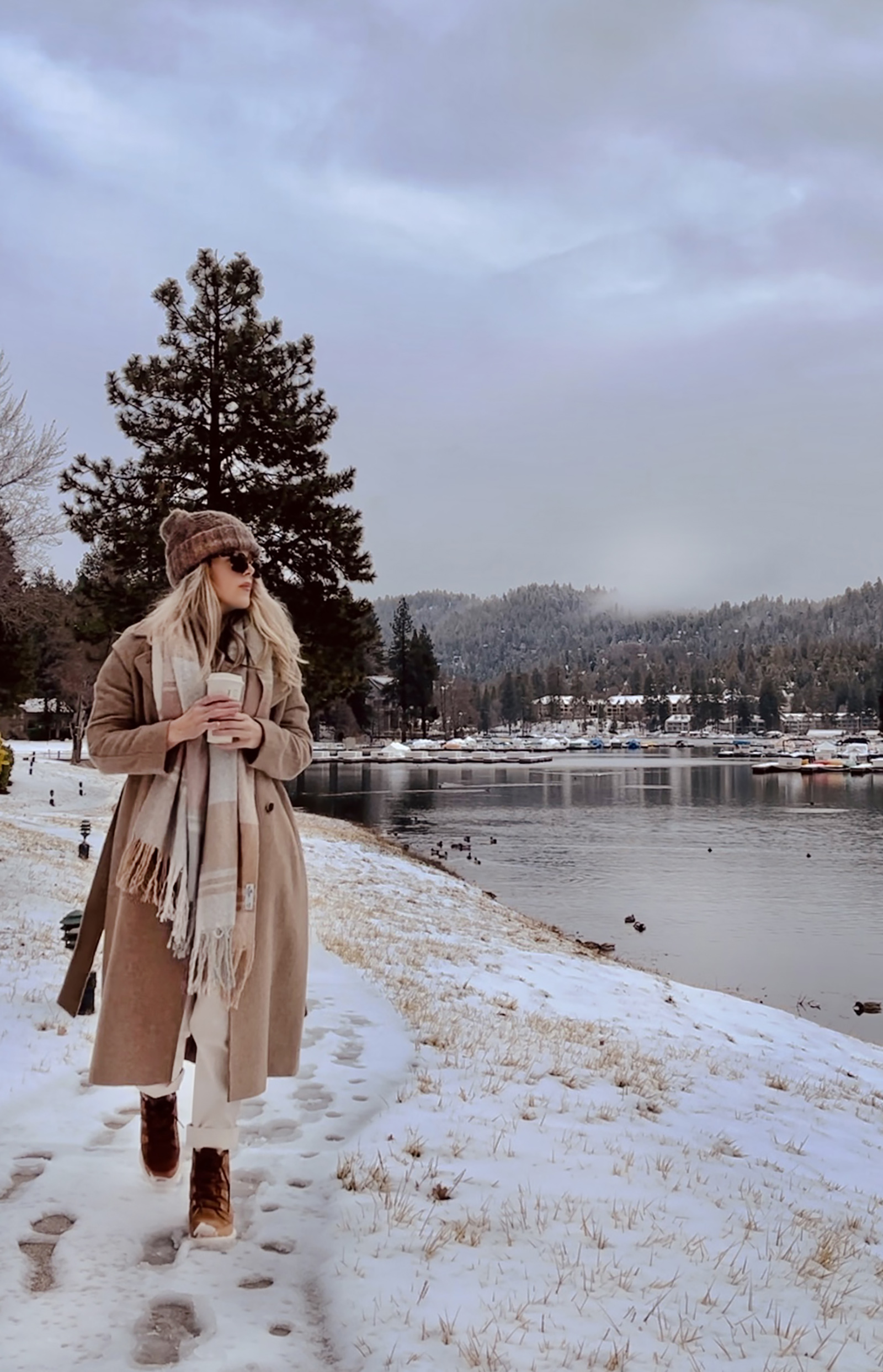 winter snow day outfit on the lake, in lake arrowhead, california, snow, ducks, geese, winter style, what to wear in the snow