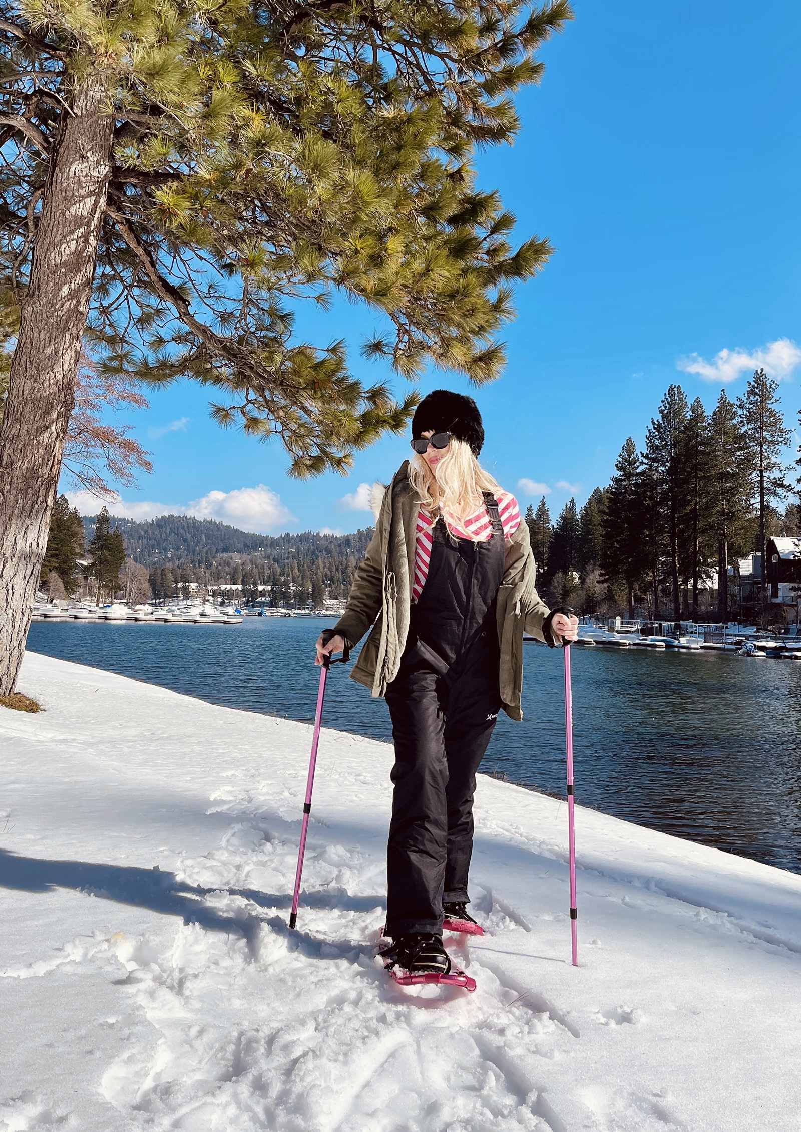 pink snowshoes, black sorel short boots, black and pink snow outfit, winter lake arrowhead