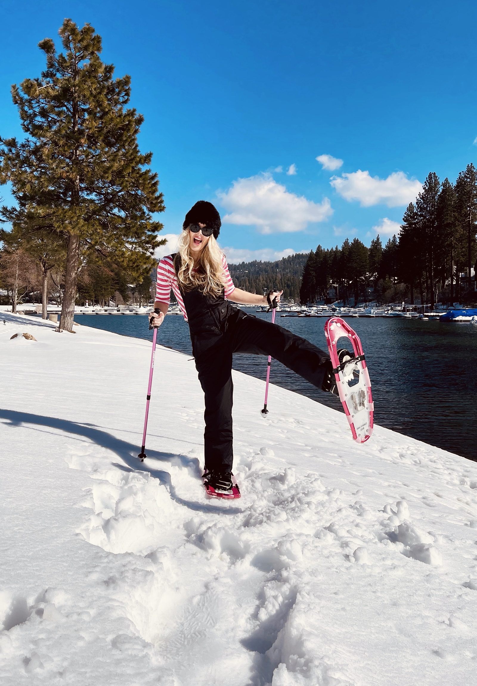 pink snowshoes, black sorel short boots, black and pink snow outfit, winter lake arrowhead