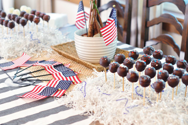 4th of july table + cake pops