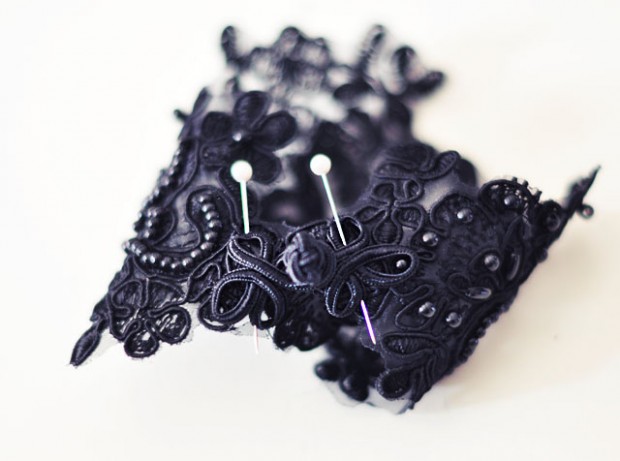 DIY BLack Lace Beaded Bracelet-2