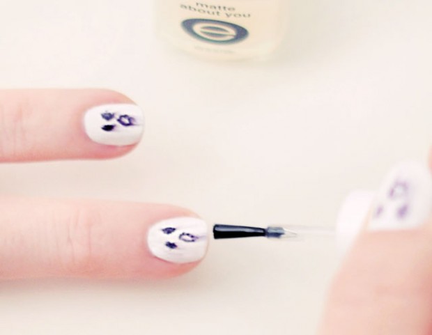 Ghost Nails-Halloween Manicure-4