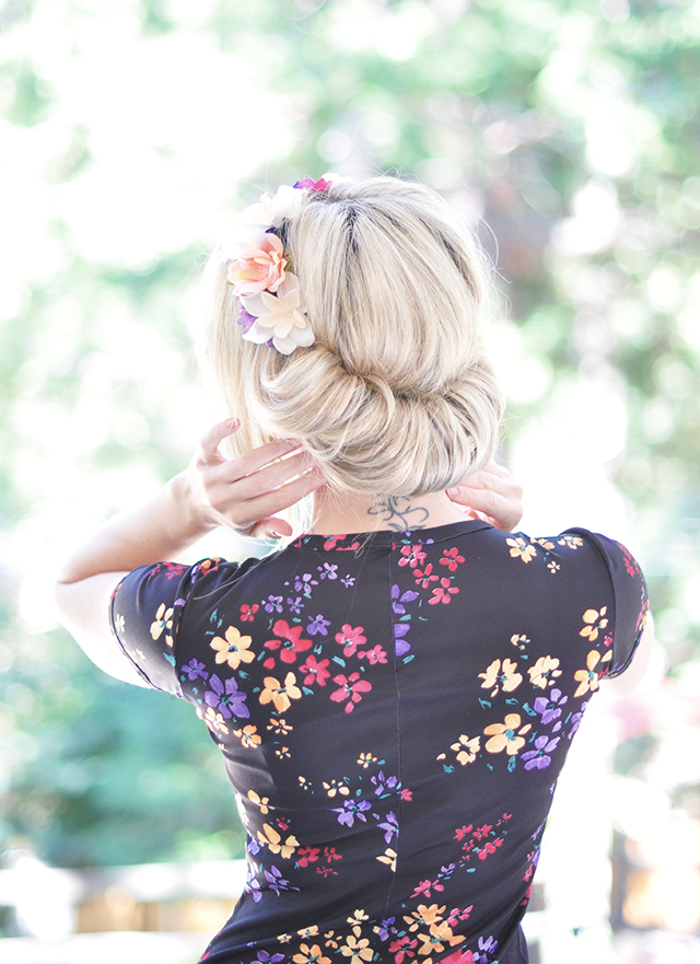 Hair Tutorial - Flower Crown Updo Roll 4-1