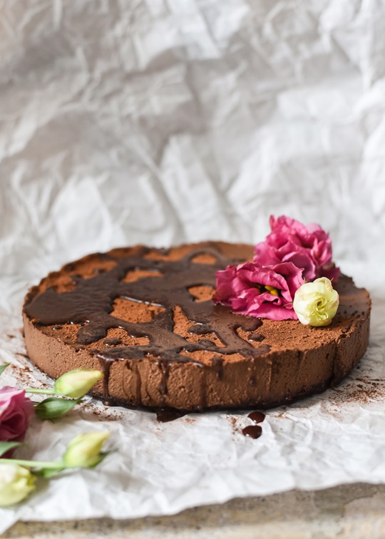Raw-Chocolate-Mousse-Cake-cashew-coconut-vegan-recipe-by-Thankfifi-2_thumb