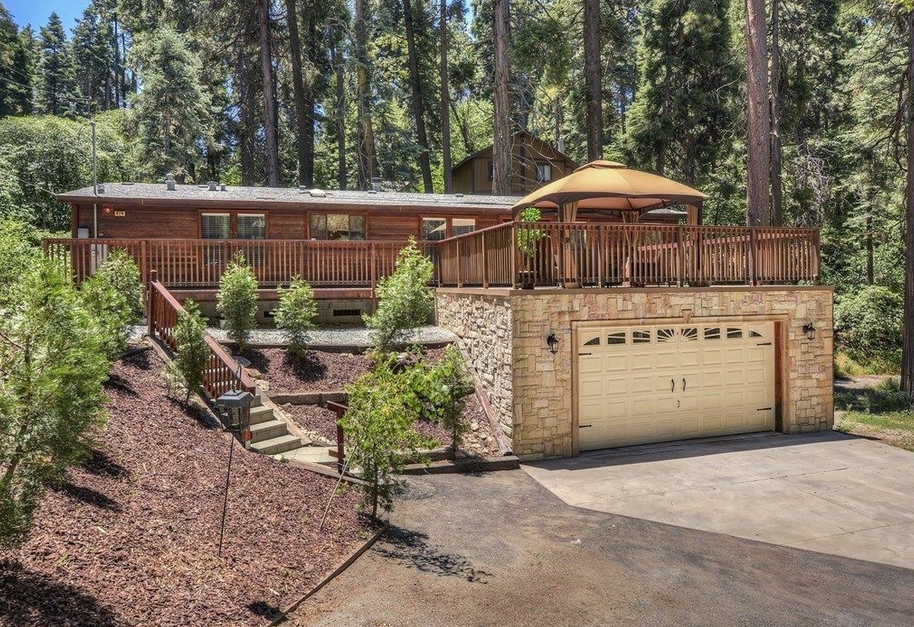 houses in lake arrowhead, california - what to look for when buying and considering living in the mountains full time