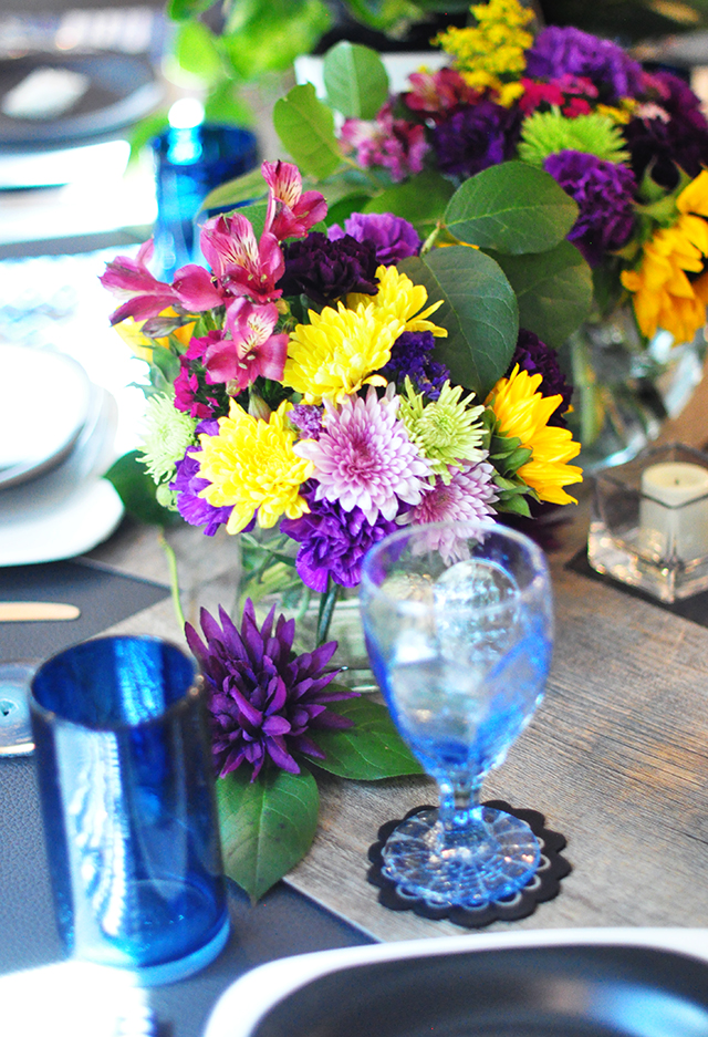 bright floral tablescape centerpiece blu _