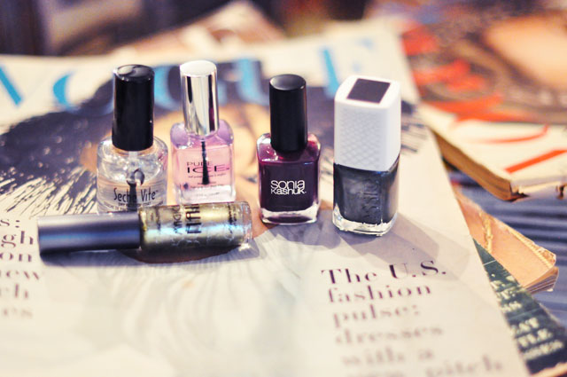 nail polish-green-purple fall manicure