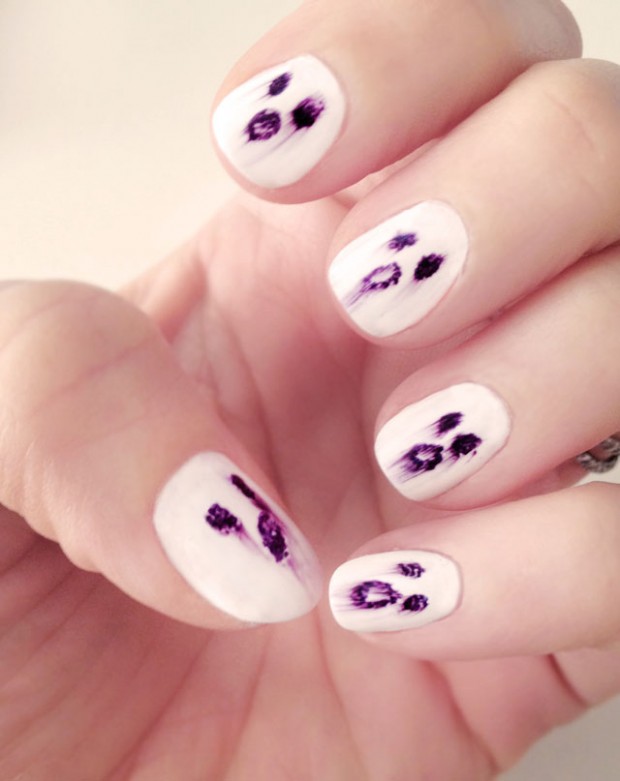 spooky ghost nails halloween